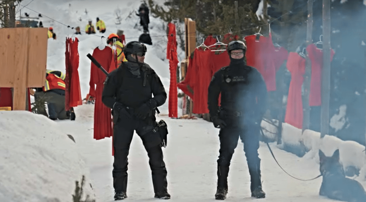 Police invasion of Wet’suwet’en territory